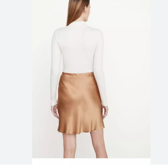 VINCE elasticized waist gold skirt - Picture 3 of 3
